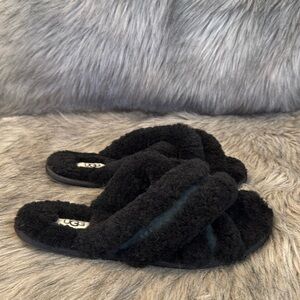 PRICE FIRM UGG Slippers Size 9
